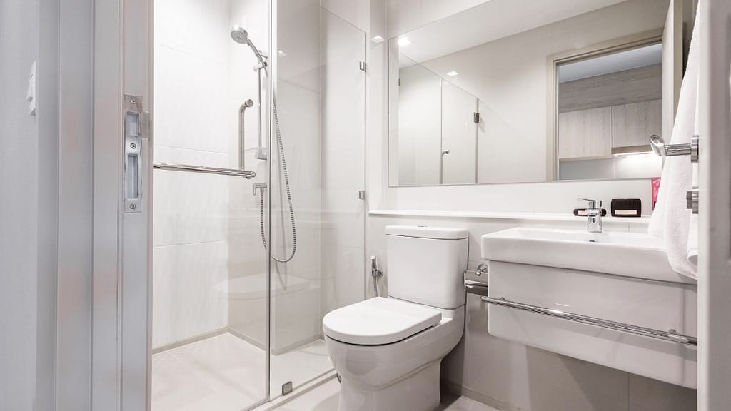 Smart Renovations for Medium-Sized Bathrooms Aesthetic Meets Function